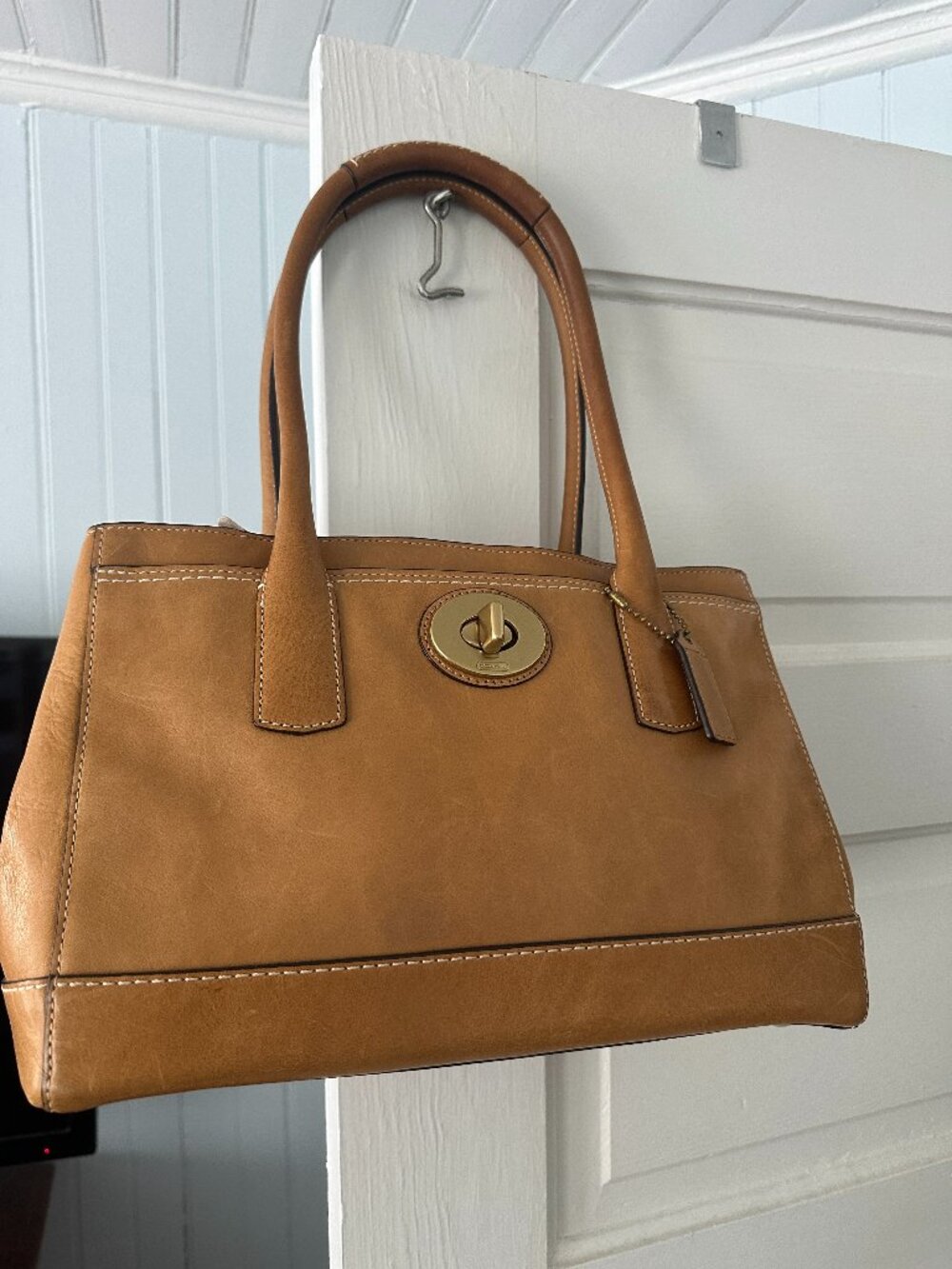 COACH style 12482 Tan Leather Turnlock Shoulder Bag Tote Pink Lining